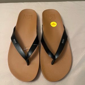 Women’s Reef Flip Flops Size 9 NWOT